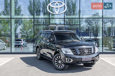 Позашляховик / Кросовер Nissan Patrol 2013 в 
