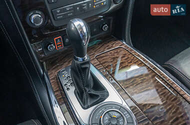 Позашляховик / Кросовер Nissan Patrol 2013 в 