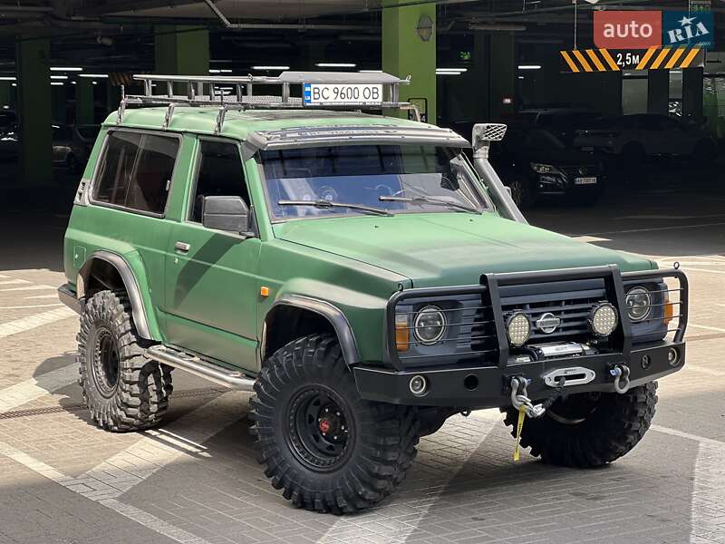 Внедорожник / Кроссовер Nissan Patrol 1987 в 