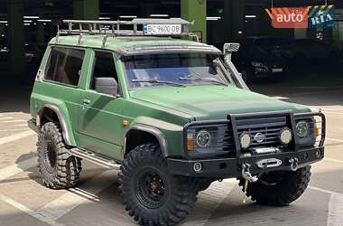 Внедорожник / Кроссовер Nissan Patrol 1987 в 