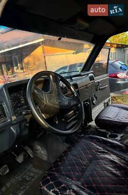 Внедорожник / Кроссовер Nissan Patrol 1992 в 