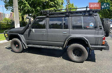Внедорожник / Кроссовер Nissan Patrol 1995 в 