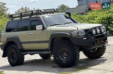 Внедорожник / Кроссовер Nissan Patrol 2000 в Мукачево