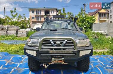 Внедорожник / Кроссовер Nissan Patrol 2003 в 