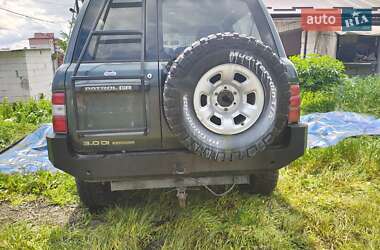 Внедорожник / Кроссовер Nissan Patrol 2003 в 