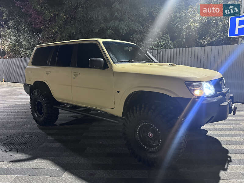 Позашляховик / Кросовер Nissan Patrol 2001 в Ужгороді