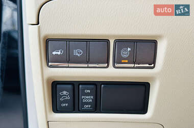 Позашляховик / Кросовер Nissan Patrol 2013 в 