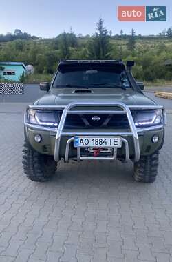 Внедорожник / Кроссовер Nissan Patrol 2000 в Воловце