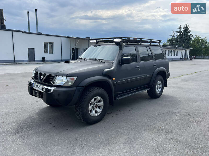 Позашляховик / Кросовер Nissan Patrol 2001 в Рівному