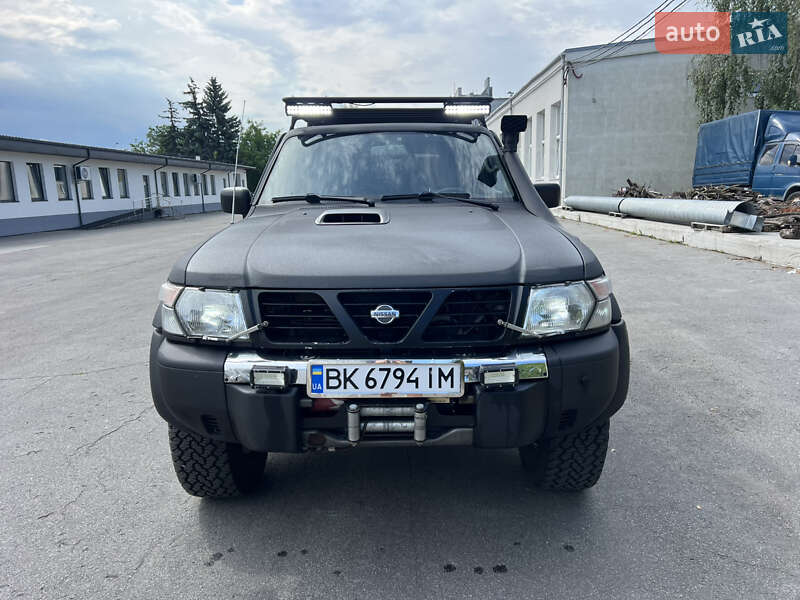 Позашляховик / Кросовер Nissan Patrol 2001 в Рівному