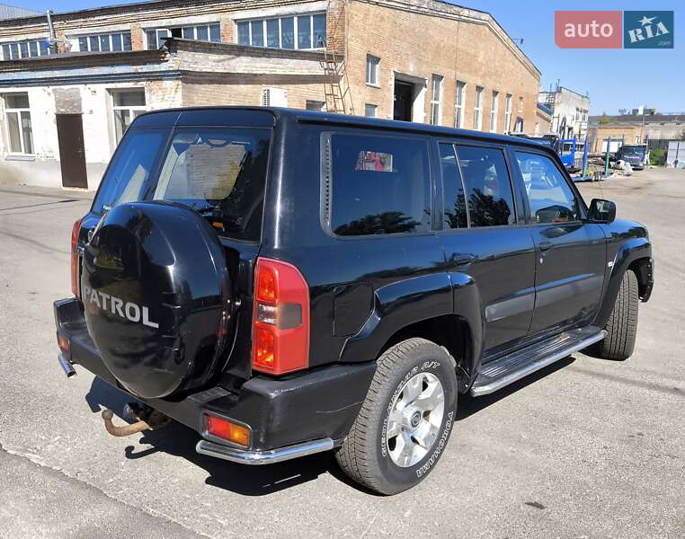 Позашляховик / Кросовер Nissan Patrol 2008 в Києві