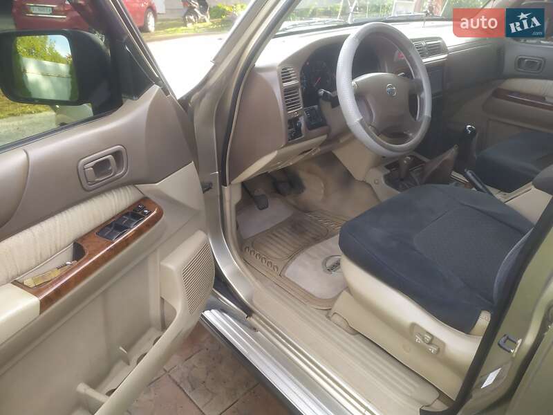 Внедорожник / Кроссовер Nissan Patrol 2005 в Киеве