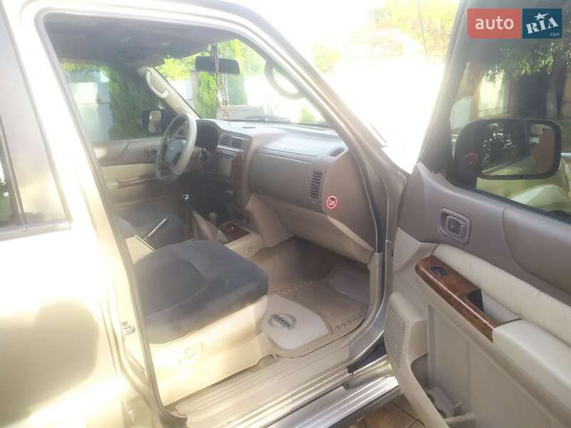 Внедорожник / Кроссовер Nissan Patrol 2005 в Киеве