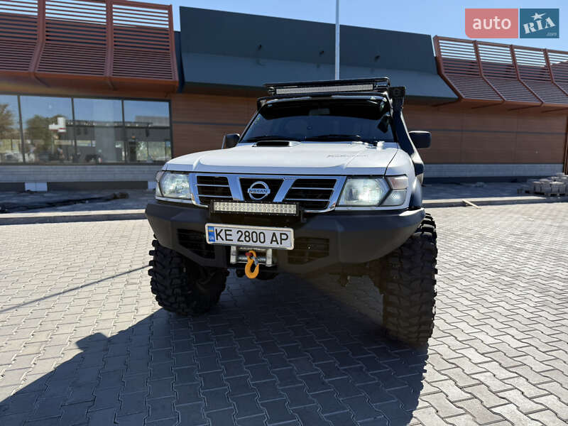 Позашляховик / Кросовер Nissan Patrol 1998 в Кривому Розі