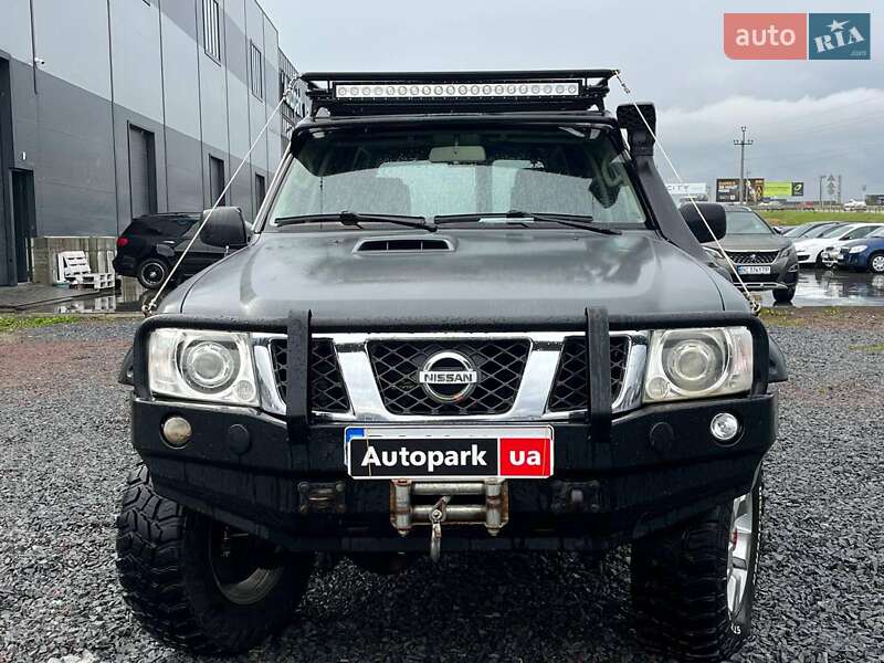 Позашляховик / Кросовер Nissan Patrol 2009 в Львові