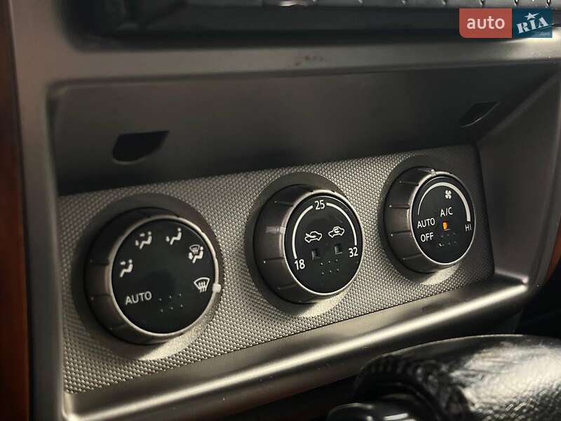 Позашляховик / Кросовер Nissan Patrol 2009 в Львові