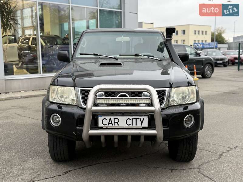 Позашляховик / Кросовер Nissan Patrol 2005 в Києві