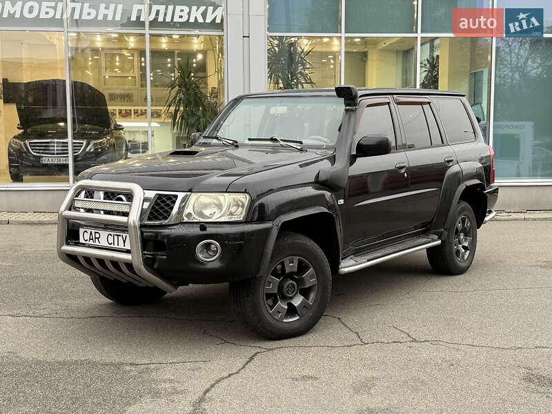 Позашляховик / Кросовер Nissan Patrol 2005 в Києві