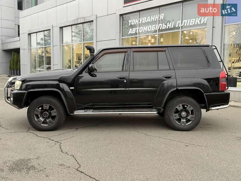 Позашляховик / Кросовер Nissan Patrol 2005 в Києві