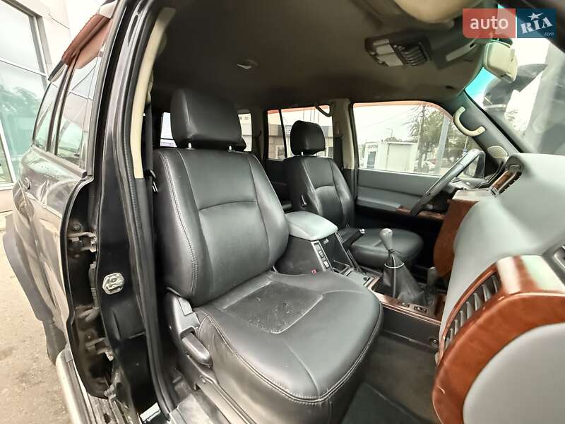 Позашляховик / Кросовер Nissan Patrol 2005 в Києві