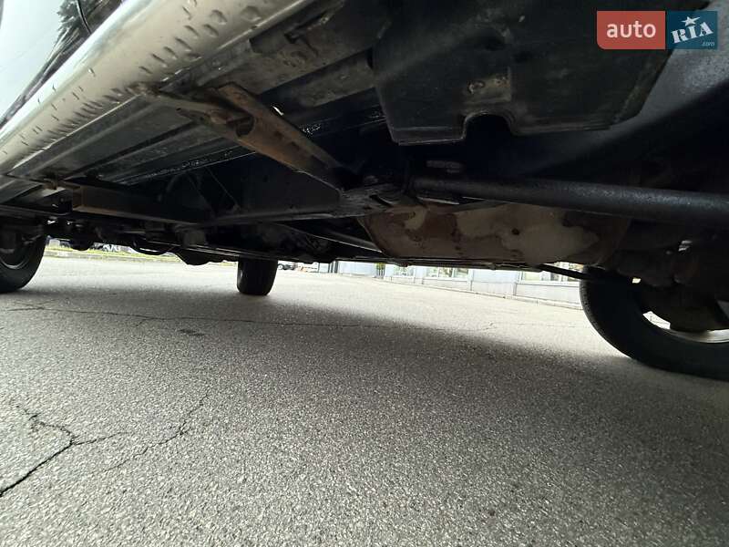 Позашляховик / Кросовер Nissan Patrol 2005 в Києві