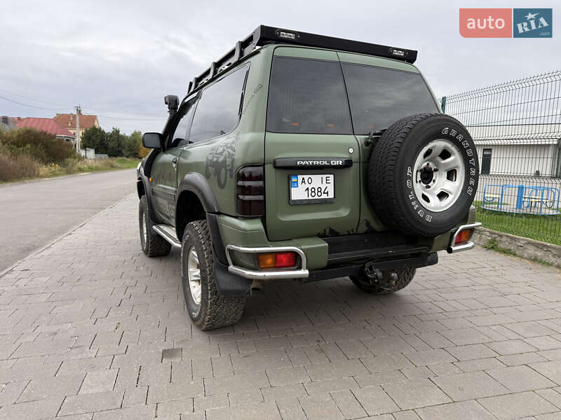 Внедорожник / Кроссовер Nissan Patrol 2000 в Ужгороде