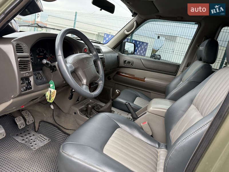 Внедорожник / Кроссовер Nissan Patrol 2000 в Ужгороде