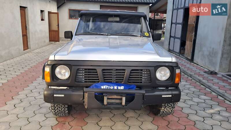Внедорожник / Кроссовер Nissan Patrol 1992 в Надворной