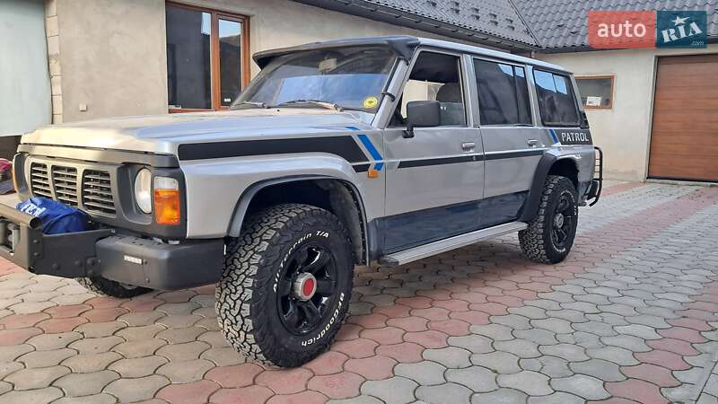 Внедорожник / Кроссовер Nissan Patrol 1992 в Надворной
