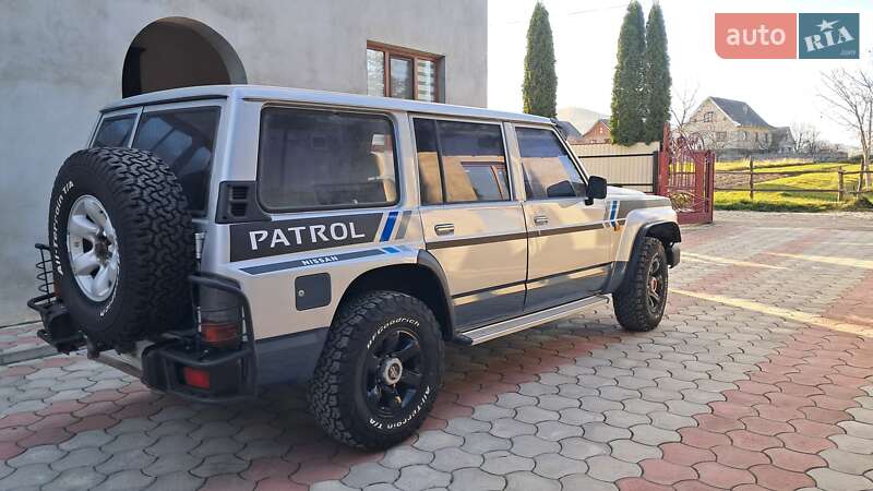Внедорожник / Кроссовер Nissan Patrol 1992 в Надворной