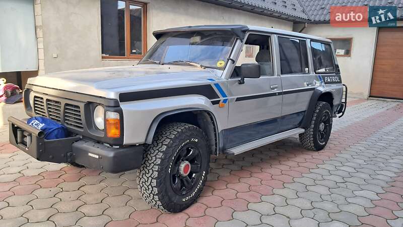 Внедорожник / Кроссовер Nissan Patrol 1992 в Надворной