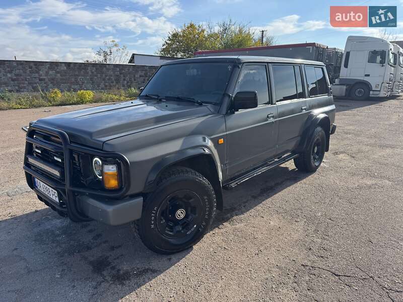 Внедорожник / Кроссовер Nissan Patrol 1996 в Прилуках
