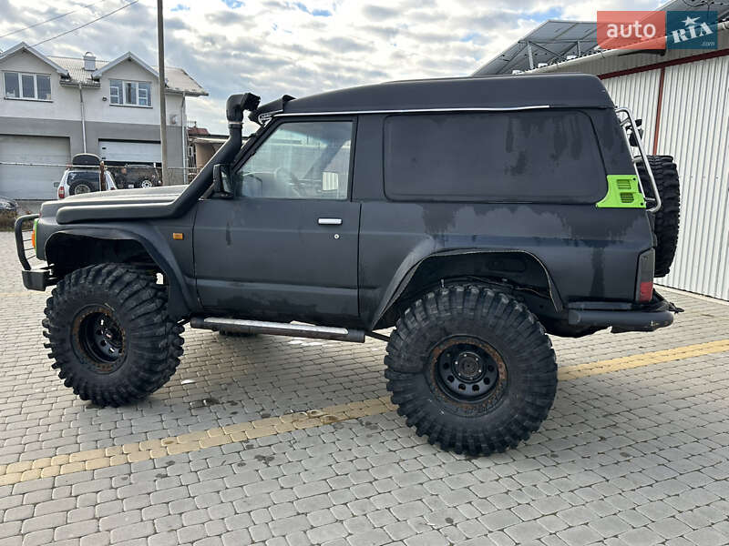 Внедорожник / Кроссовер Nissan Patrol 1999 в Коломые