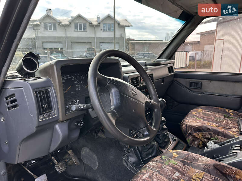 Внедорожник / Кроссовер Nissan Patrol 1999 в Коломые