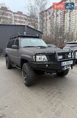 Внедорожник / Кроссовер Nissan Patrol 2006 в Киеве