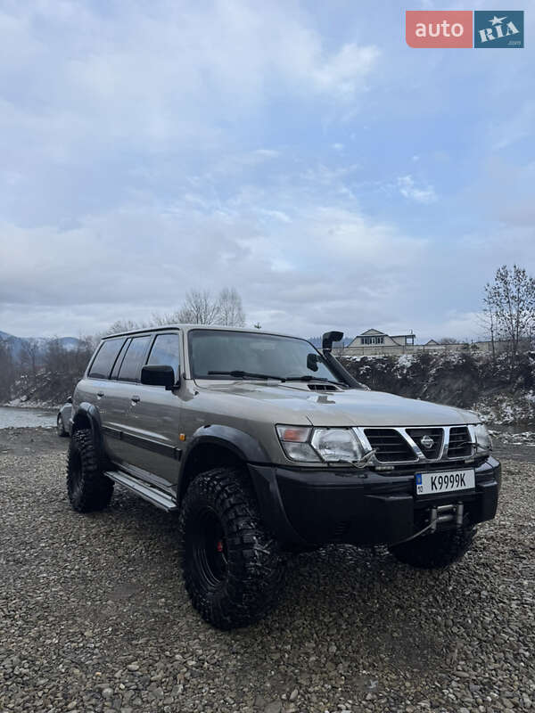 Внедорожник / Кроссовер Nissan Patrol 2000 в Верховине