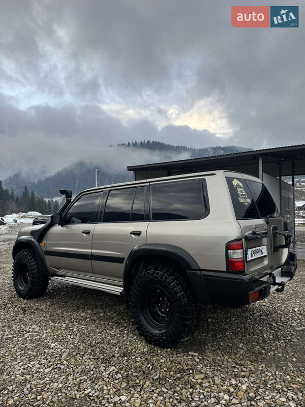 Внедорожник / Кроссовер Nissan Patrol 2000 в Верховине