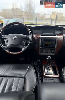 Позашляховик / Кросовер Nissan Patrol 2006 в Києві