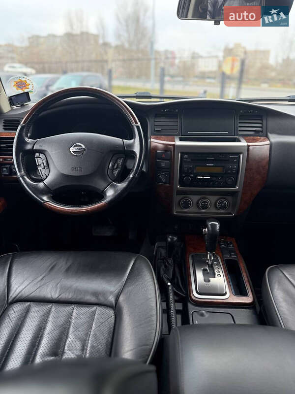 Позашляховик / Кросовер Nissan Patrol 2006 в Києві