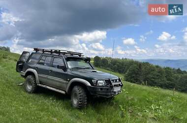 Внедорожник / Кроссовер Nissan Patrol 1999 в Рахове