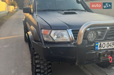 Внедорожник / Кроссовер Nissan Patrol 2002 в Ужгороде