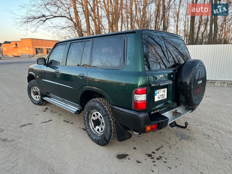 Внедорожник / Кроссовер Nissan Patrol 2001 в Снятине