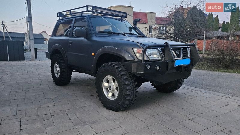 Внедорожник / Кроссовер Nissan Patrol 2002 в Тячеве