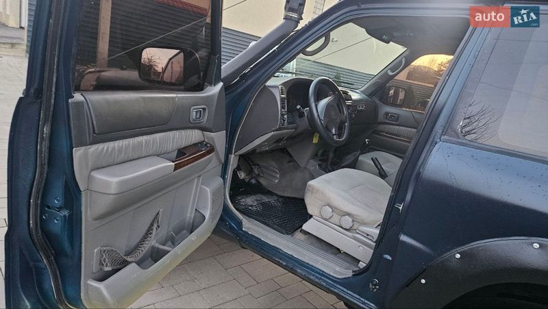Внедорожник / Кроссовер Nissan Patrol 2002 в Тячеве