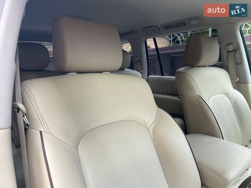 Внедорожник / Кроссовер Nissan Patrol 2011 в Черновцах