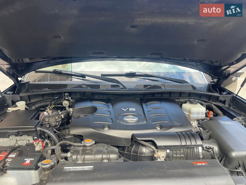 Внедорожник / Кроссовер Nissan Patrol 2011 в Черновцах