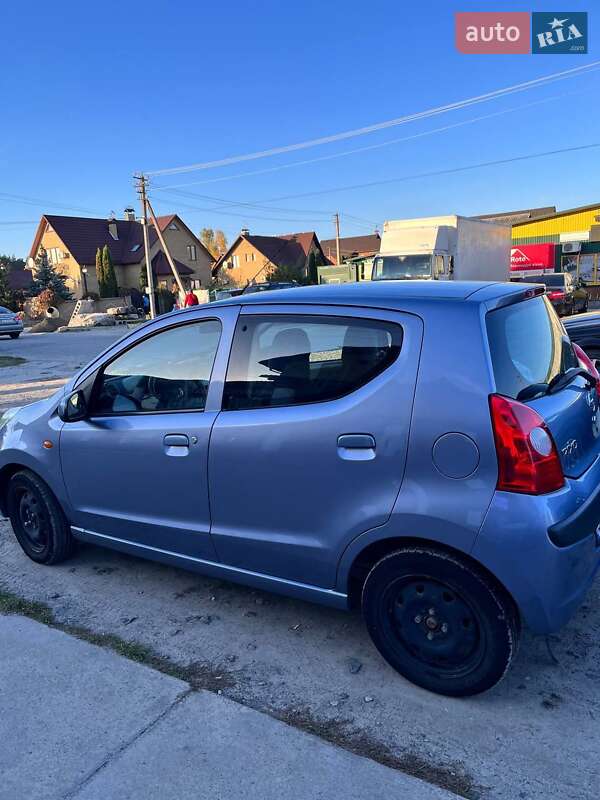 Хэтчбек Nissan Pixo 2011 в Вараше
