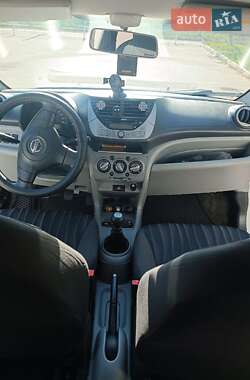 Хетчбек Nissan Pixo 2010 в Вінниці