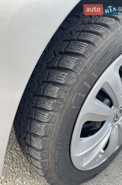 Хэтчбек Nissan Pixo 2009 в 