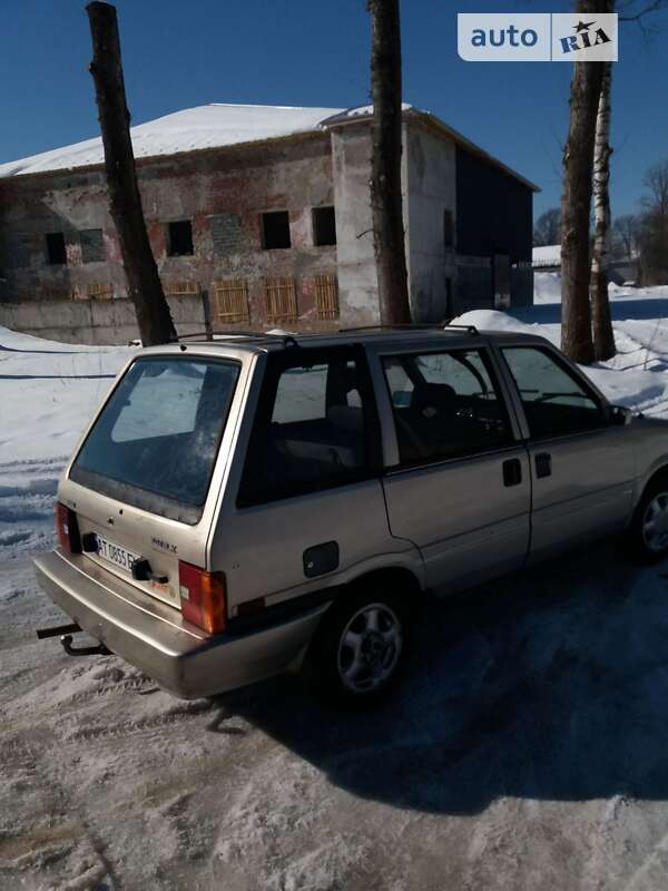 Мінівен Nissan Prairie 1986 в Івано-Франківську
